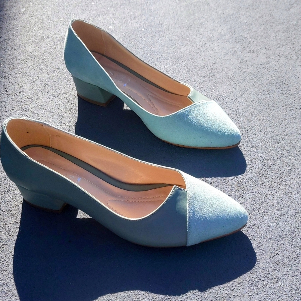 Mint green block heels (never worn), vegan suede, hand-made in Turkey